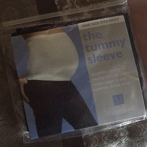 Black maternity band.